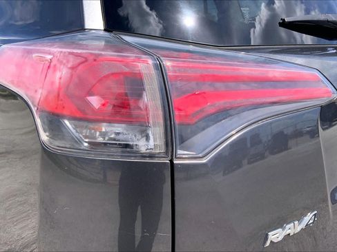 Used 2018 Toyota RAV4 XLE w/ Plus Extra Value Package FWD image 28