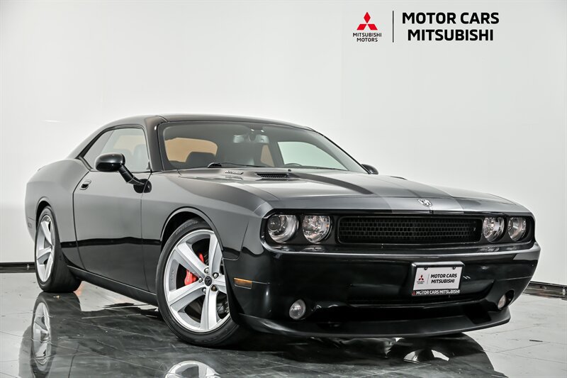 Used 2010 Dodge Challenger SRT8 RWD image 1