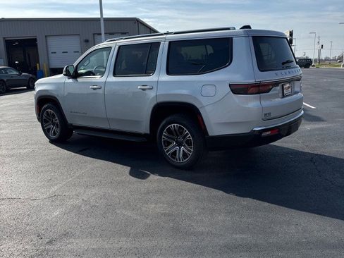 Used 2024 Jeep Wagoneer Series II image 6