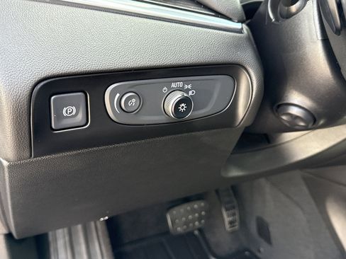 Used 2019 Buick Enclave Avenir w/ Avenir Technology Package AWD/4WD image 45
