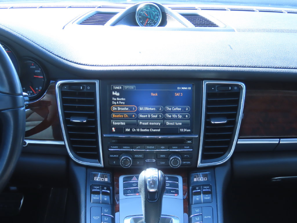 Used 2013 Porsche Panamera RWD image 8