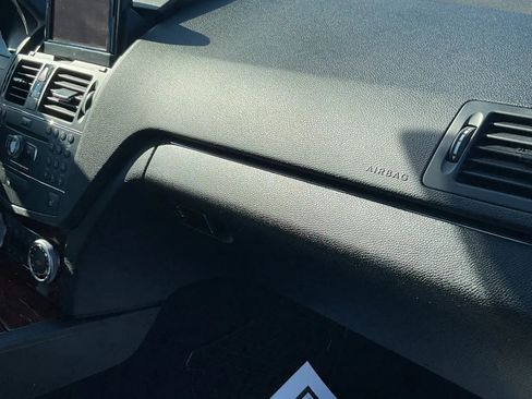 Used 2009 Mercedes-Benz C 300 4MATIC Sedan image 39