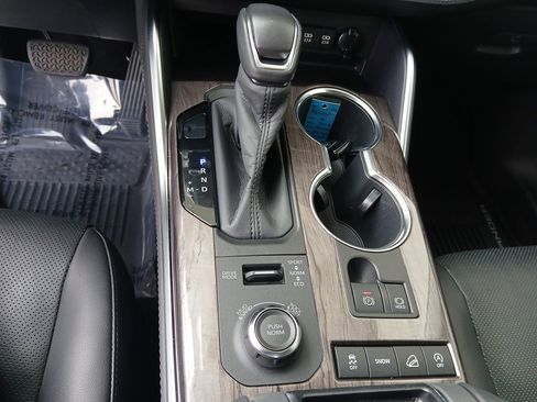Used 2020 Toyota Highlander Limited image 20