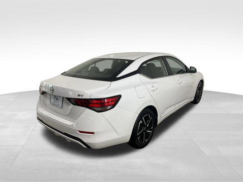 Used 2024 Nissan Sentra SV FWD image 8