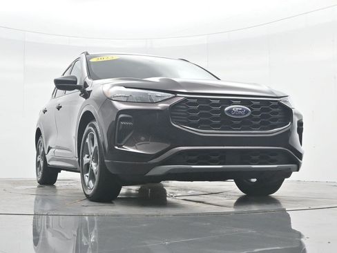 Used 2023 Ford Escape ST-Line w/ Tech Pack #1 FWD image 33