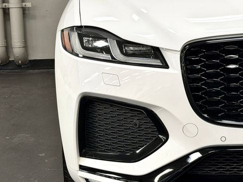 Used 2024 Jaguar F-PACE R-Dynamic S image 8