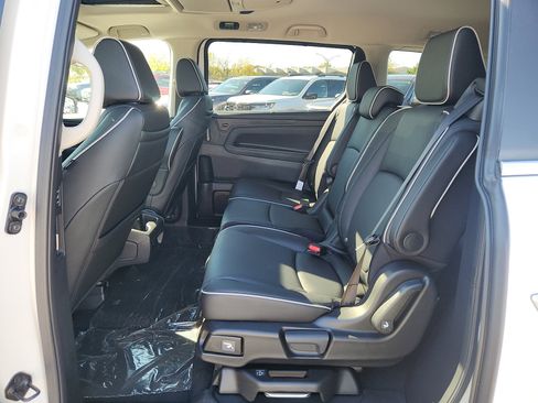 New 2026 Honda Odyssey Touring image 6