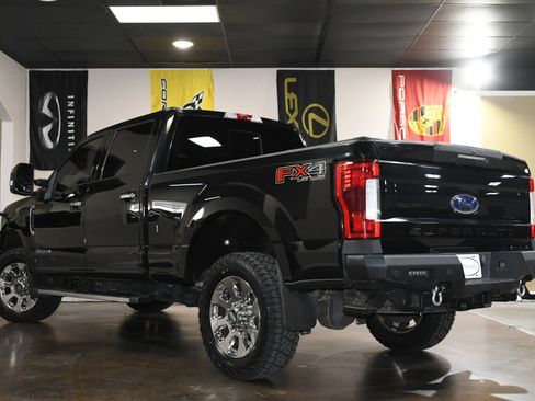 Used 2019 Ford F250 Lariat w/ Lariat Ultimate Package image 6