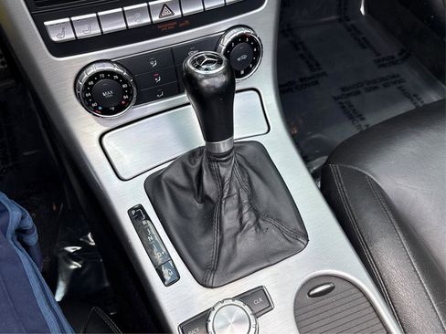 Used 2013 Mercedes-Benz SLK 250 image 40
