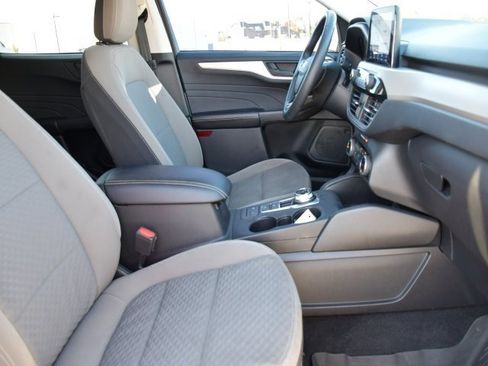 Used 2022 Ford Escape SE w/ Cold Weather Package image 28