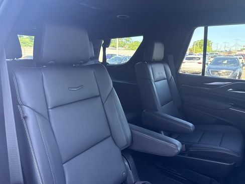Certified 2024 Cadillac Escalade Luxury AWD/4WD image 53