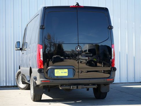 Used 2024 Mercedes-Benz Sprinter 2500 image 6
