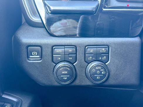 Certified 2024 Chevrolet Silverado 1500 RST image 38