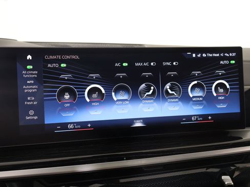 Used 2023 BMW X7 xDrive40i w/ M Sport Package image 7