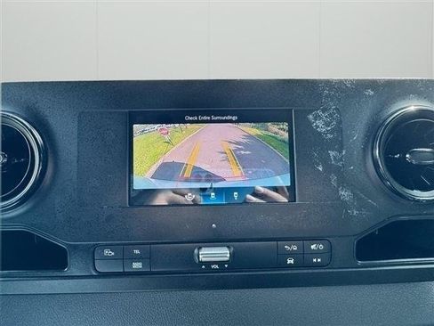 Used 2024 Mercedes-Benz Sprinter 2500 image 32