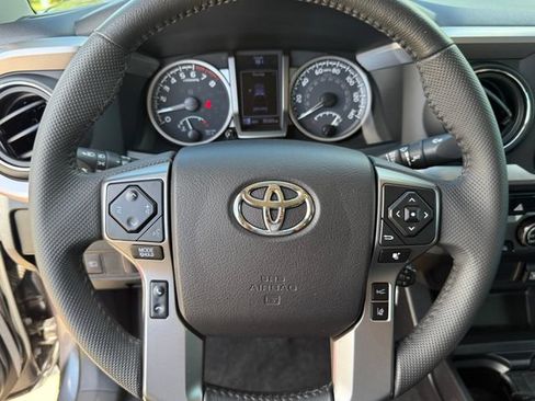 Used 2020 Toyota Tacoma SR5 RWD image 16