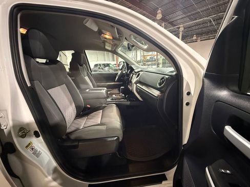 Used 2015 Toyota Tundra SR5 w/ SR5 Upgrade Package image 10