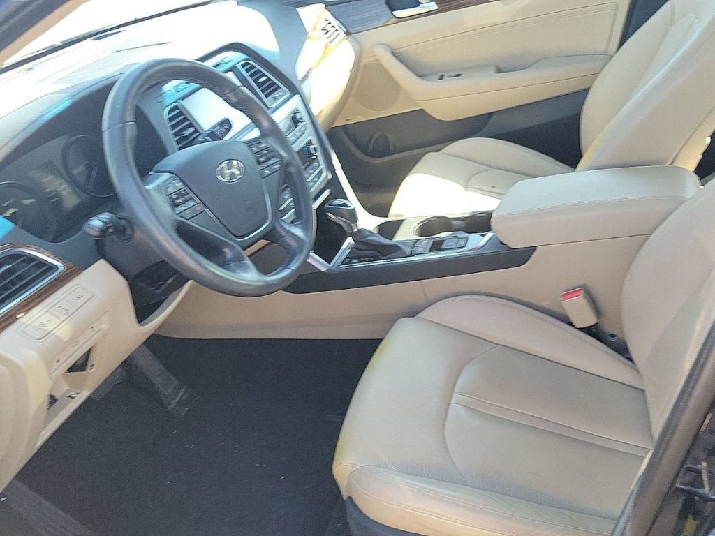 Used 2017 Hyundai Sonata Limited w/ Ultimate Package 02 FWD image 6