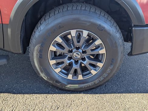 Used 2017 Nissan Titan PRO-4X image 11