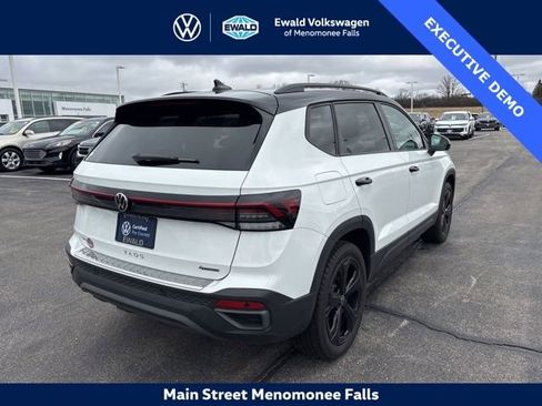 Certified 2025 Volkswagen Taos SE AWD/4WD image 6