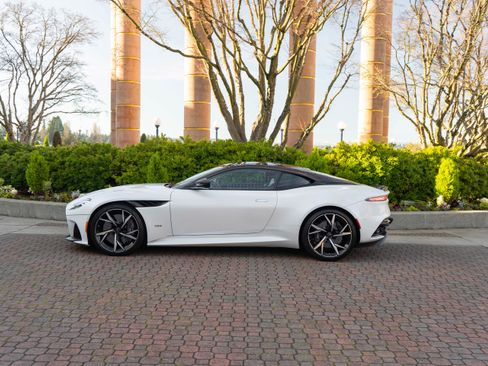 Used 2019 Aston Martin DBS Superleggera image 36