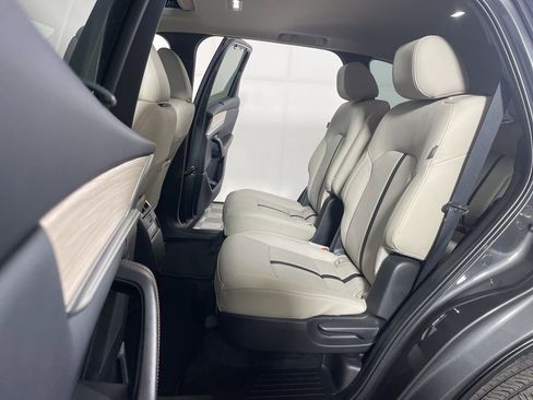 Used 2024 MAZDA CX-90 Plug-In Hybrid w/ Preferred AWD/4WD image 19