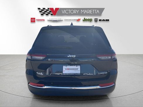 New 2025 Jeep Grand Cherokee 4WD image 4