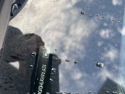 Used 2021 Chevrolet Camaro LT image 14