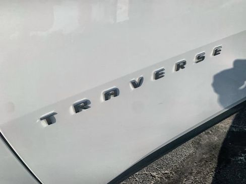 Certified 2023 Chevrolet Traverse LT FWD image 30