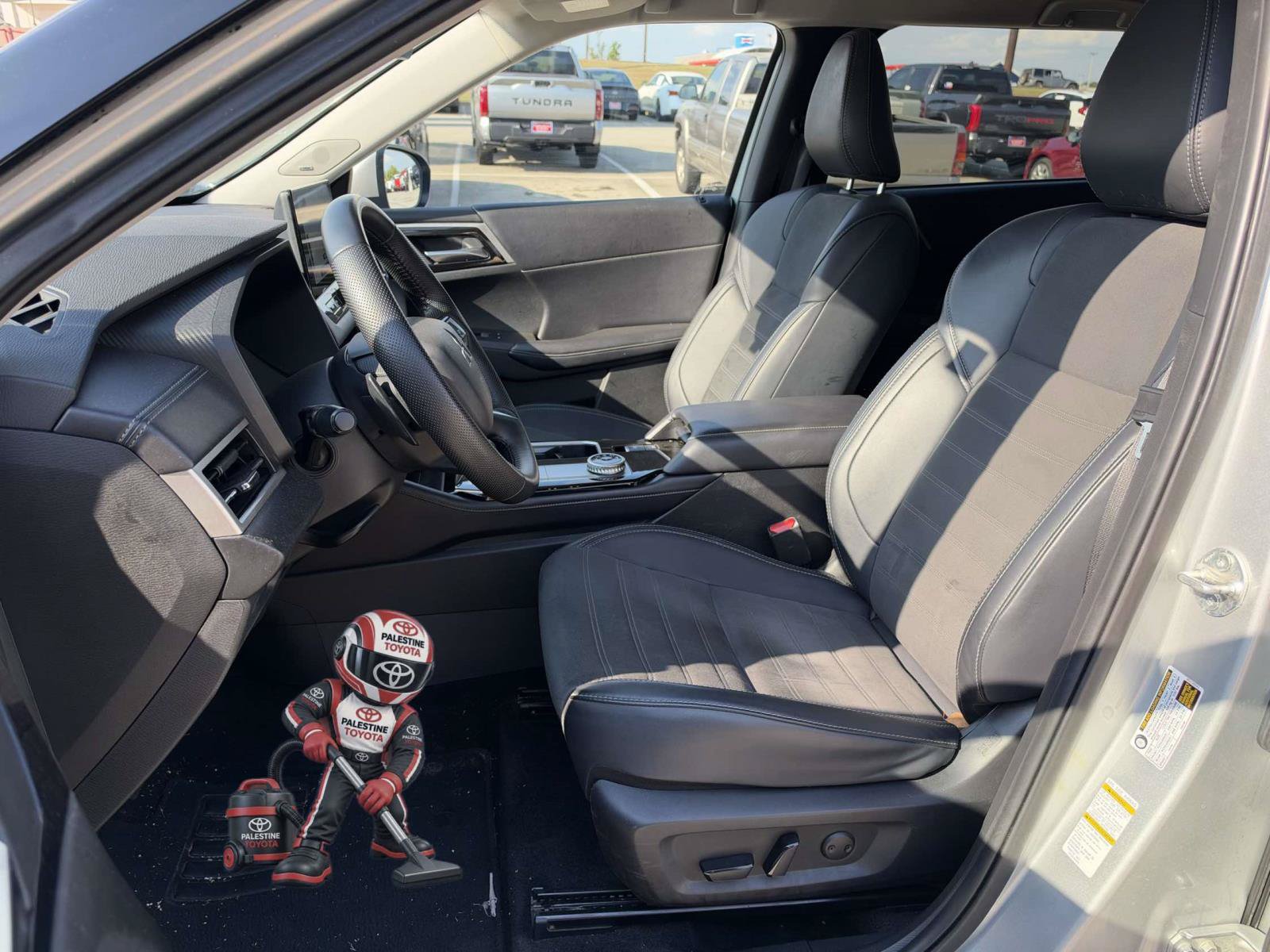Used 2025 Mitsubishi Outlander SE AWD/4WD image 5