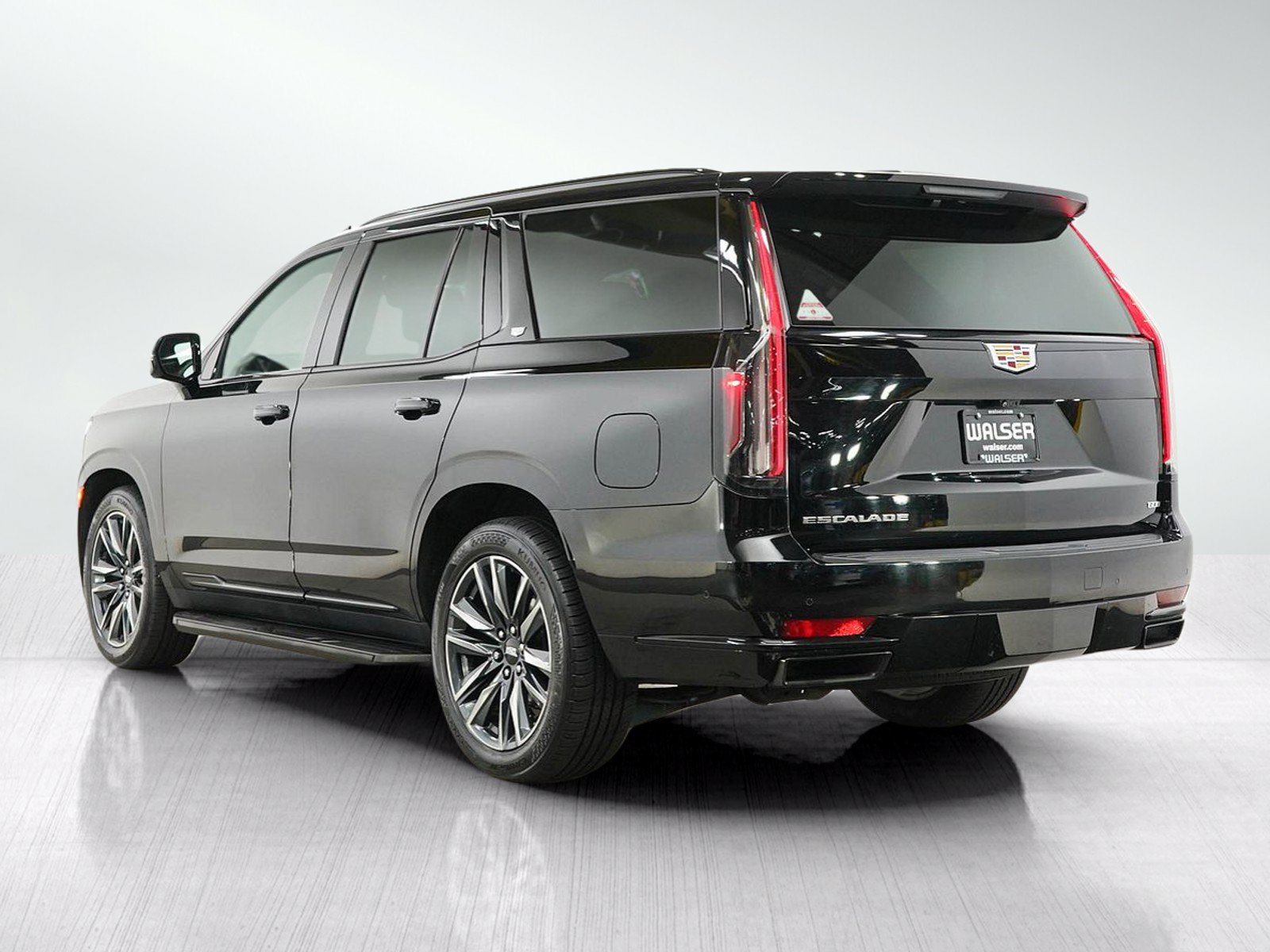 Used 2022 Cadillac Escalade Sport Platinum w/ Heavy-Duty Trailer Package AWD/4WD image 3