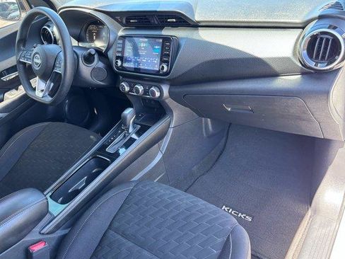 Used 2023 Nissan Kicks SV FWD image 10