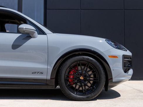 Certified 2026 Porsche Cayenne GTS image 16
