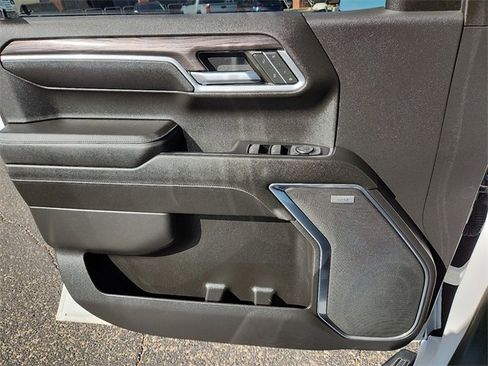 Certified 2022 Chevrolet Silverado 1500 LTZ w/ Z71 Off-Road Package image 16