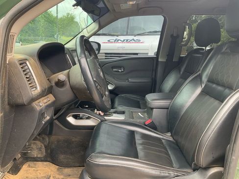 Used 2023 Nissan Frontier SV w/ SV Premium Package AWD/4WD image 16