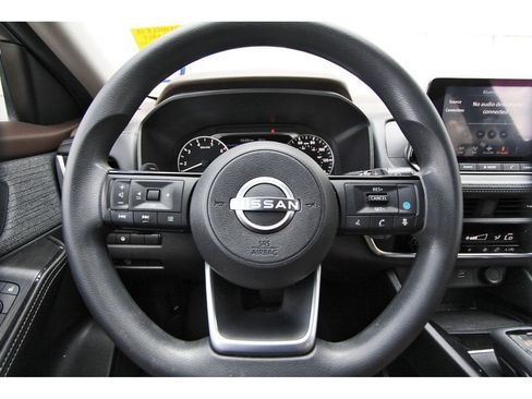 Certified 2023 Nissan Rogue SV FWD image 14