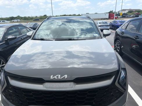 Used 2023 Kia Sportage SX FWD image 2