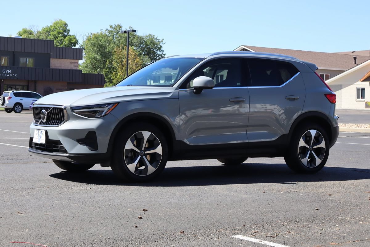 Used 2024 Volvo XC40 B5 Core w/ Protection Package Premier AWD/4WD image 11
