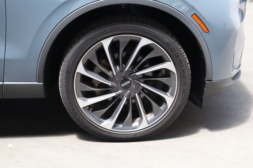 Used 2025 Lincoln Aviator Reserve w/ Equipment Group 201A AWD/4WD image 12