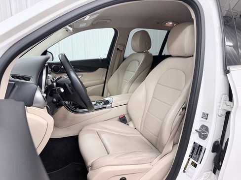Used 2019 Mercedes-Benz GLC 300 image 14