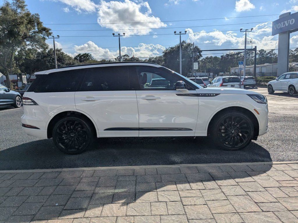 Used 2025 Lincoln Aviator Reserve w/ Equipment Group 201A AWD/4WD image 7