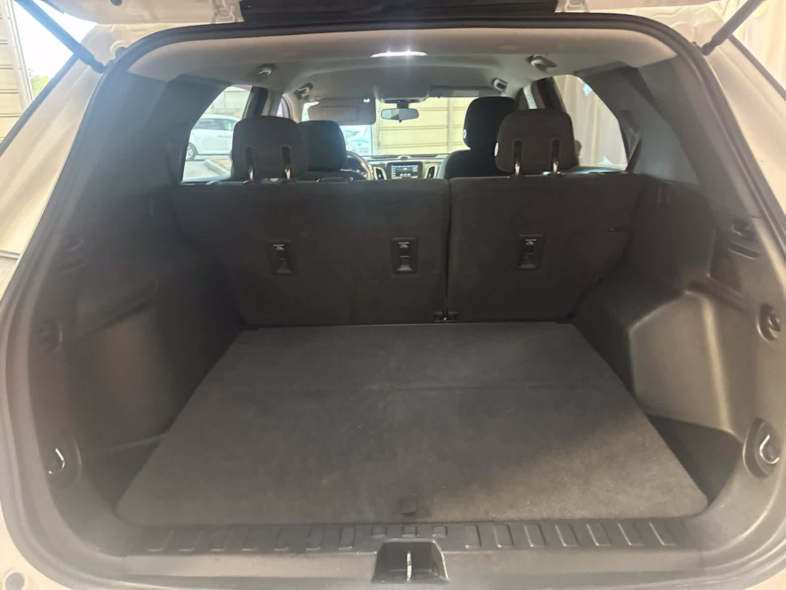 Used 2019 Chevrolet Equinox LT AWD/4WD image 17