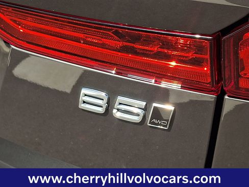 Used 2023 Volvo XC60 B5 Plus w/ Climate Package image 5