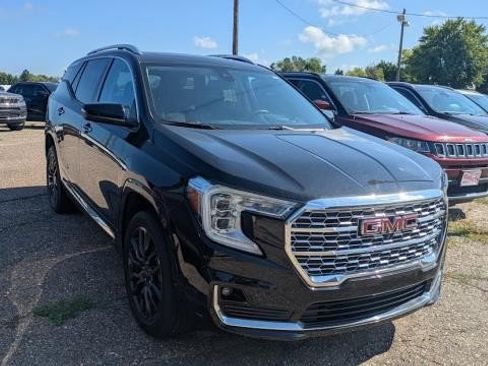 Used 2022 GMC Terrain Denali w/ Black Diamond Edition AWD/4WD image 2