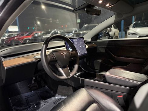 Used 2020 Tesla Model 3 Long Range image 12