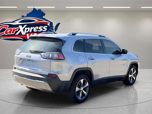 Used 2019 Jeep Cherokee Limited FWD image 9