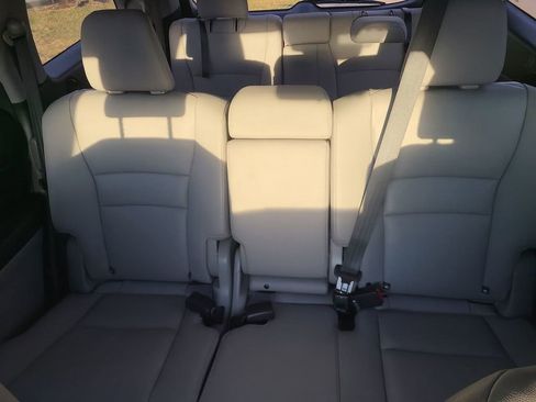 Used 2020 Honda Pilot Touring image 5