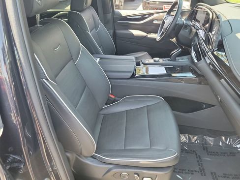 Certified 2024 Cadillac Escalade ESV Sport w/ Touring Package AWD/4WD image 28