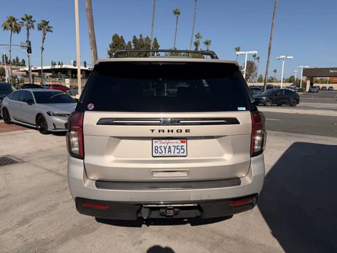 Used 2021 Chevrolet Tahoe Z71 w/ Z71 Signature Package AWD/4WD image 3
