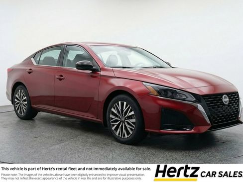 Used 2025 Nissan Altima 2.5 SV image 1